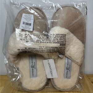 Chinese Laundry Tan and Cream Slippers